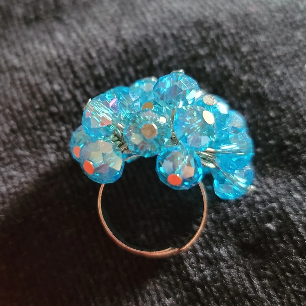 NWOT Faceted Cocktail Beaded Ring